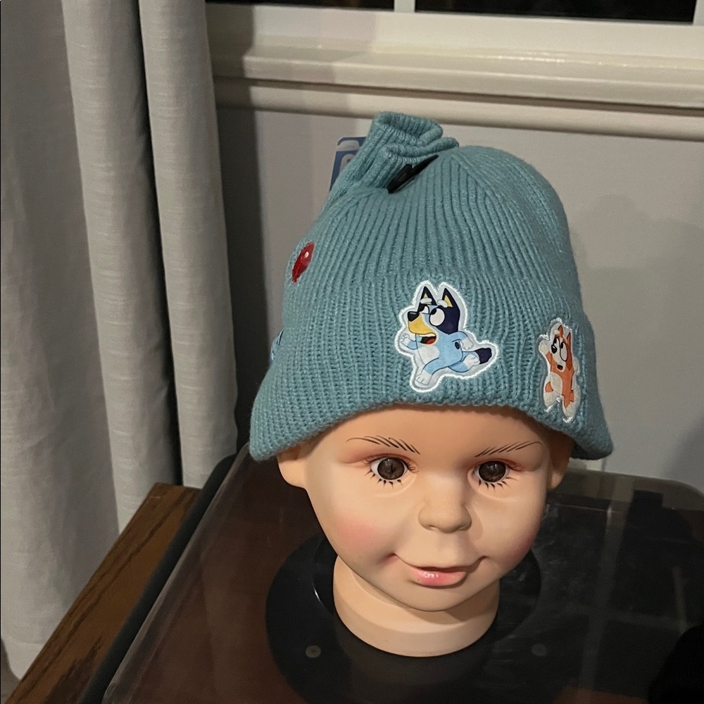 Berkshire Kids Blue Beanie and Mittens Set! Hat is lined!